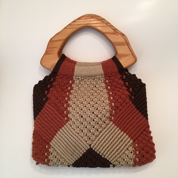 Vintage Handbags - 🌻 Vintage boho handbag with wooden handle